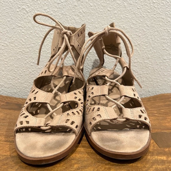 Mossimo Heels - Picture 3 of 6